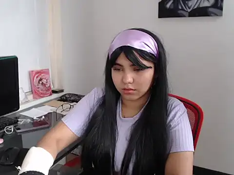 Miapeyton online show from October 2025 03:55:01 PM