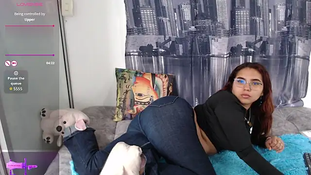 Miapeyton online show from September 2025 08:37:02 PM