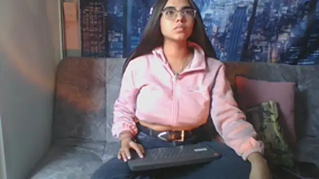 Miapeyton online show from July 2026 04:04:01 PM