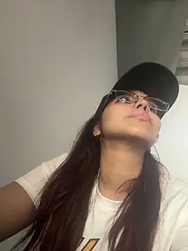 Miapeyton online show from March 2026 11:27:02 PM