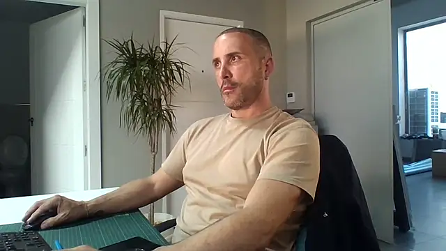 Lucas   81 online show from March 2026 05:58:01 PM