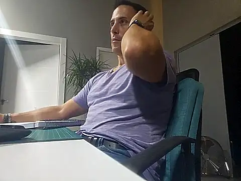 Lucas   81 online show from October 2025 07:22:02 PM