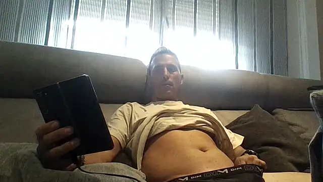 Lucas   81 online show from November 2025 01:48:02 PM