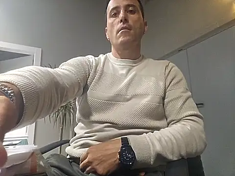 Lucas   81 online show from November 2025 07:47:01 PM
