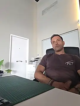 Lucas   81 online show from July 2026 05:47:02 PM