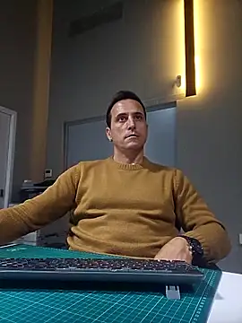 Lucas   81 online show from December 2025 07:48:01 PM
