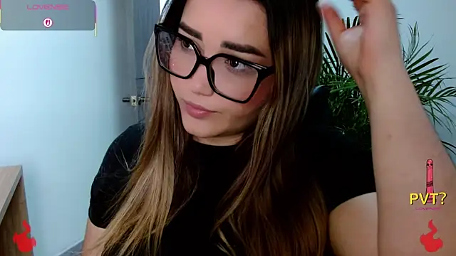 Snapshot of Lucia_star__ chatting on May 2026 06:35:01 PM Lucia star online show from May 2026 06:35:01 PM