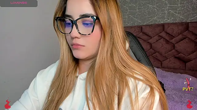 Snapshot of Lucia_star__ chatting on January 2025 11:07:01 PM Lucia star   online show from January 2025 11:07:01 PM