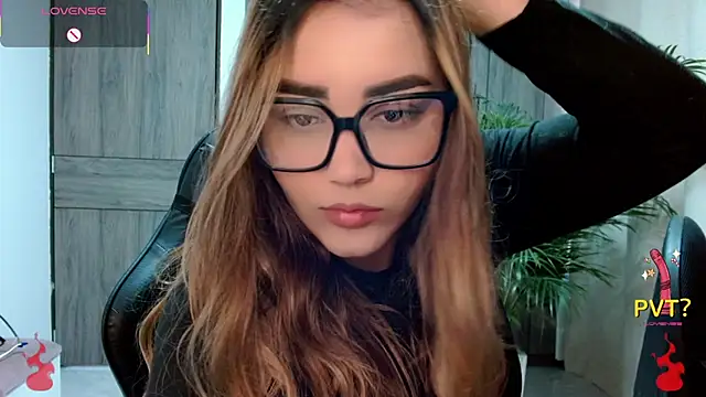 Lucia star   online show from February 2026 01:44:01 PM