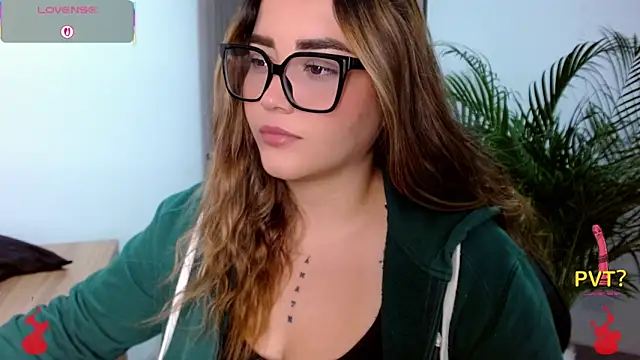 Lucia star   online show from April 2026 06:01:01 PM