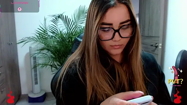 Lucia star   online show from March 2026 10:39:02 PM