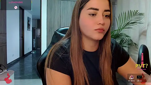 Lucia star   online show from February 2026 10:01:01 PM