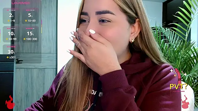 Lucia star   online show from November 2025 01:33:02 AM