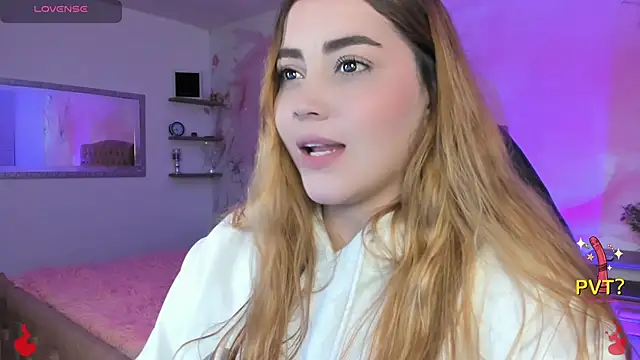 Snapshot of Lucia_star__ chatting on February 2025 02:56:02 AM Lucia star   online show from February 2025 02:56:02 AM