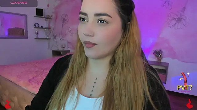Snapshot of Lucia_star__ chatting on February 2025 02:45:01 AM Lucia star   online show from February 2025 02:45:01 AM