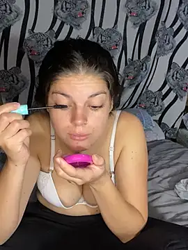 Snapshot of Romax2 chatting on March 2025 06:45:02 PM Romax2 online show from March 2025 06:45:02 PM