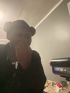 Festivitiesking1 online show from November 2025 02:01:01 AM