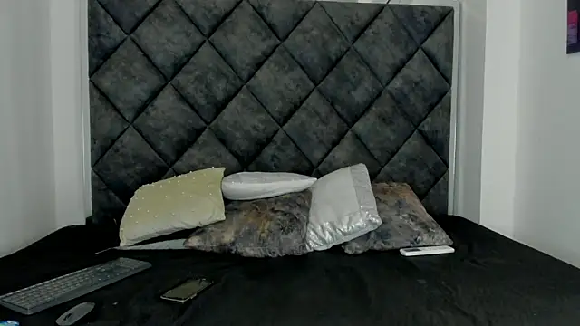 Latrellx7 online show from September 2025 03:35:01 AM