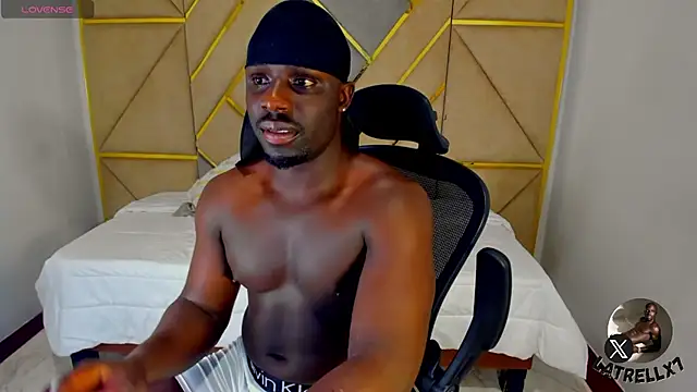 Snapshot of Latrellx7 chatting on November 2025 03:18:01 AM Latrellx7 online show from November 2025 03:18:01 AM