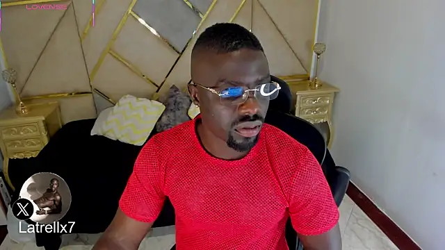 Snapshot of Latrellx7 chatting on November 2025 02:48:01 AM Latrellx7 online show from November 2025 02:48:01 AM