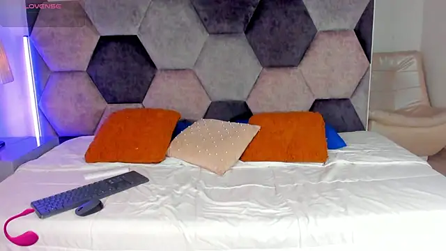 Latrellx7 online show from March 2026 04:09:02 AM