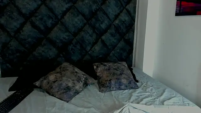 Latrellx7 online show from September 2025 04:08:02 AM