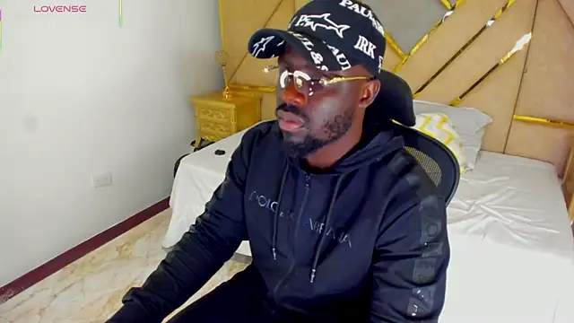 Snapshot of Latrellx7 chatting on October 2025 11:55:02 PM Latrellx7 online show from October 2025 11:55:02 PM