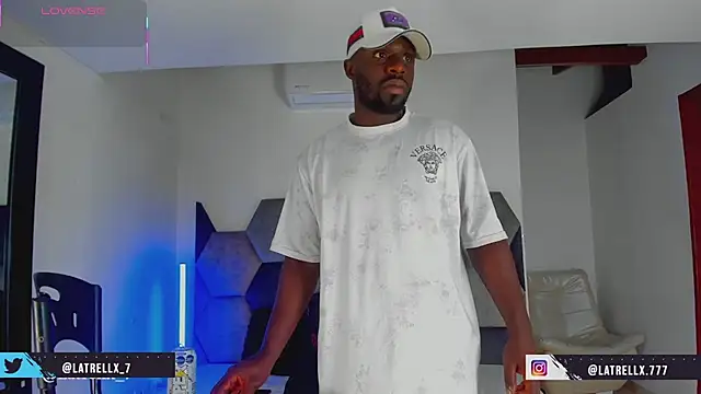 Snapshot of Latrellx7 chatting on June 2026 03:39:02 AM Latrellx7 online show from June 2026 03:39:02 AM