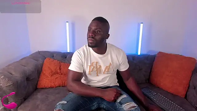 Snapshot of Latrellx7 chatting on February 2026 01:24:02 AM Latrellx7 online show from February 2026 01:24:02 AM