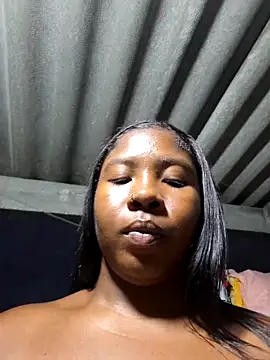 Snapshot of LaurennTyler chatting on February 2025 11:37:02 PM LaurennTyler online show from February 2025 11:37:02 PM