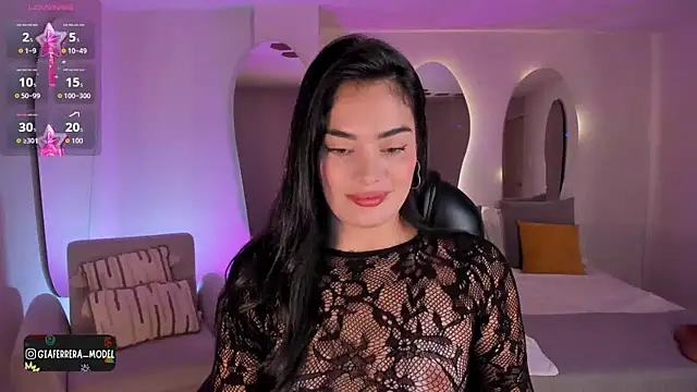 Snapshot of GiaFerrara chatting on September 2025 07:29:02 PM GiaFerrara online show from September 2025 07:29:02 PM