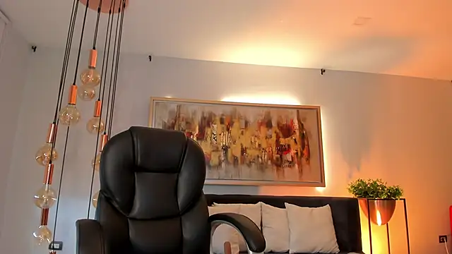 GiaFerrara online show from April 2026 07:18:01 PM