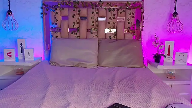 GigiVolkova online show from March 2025 07:43:02 PM