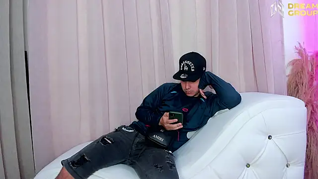 Yourslust  online show from April 2026 02:19:01 PM