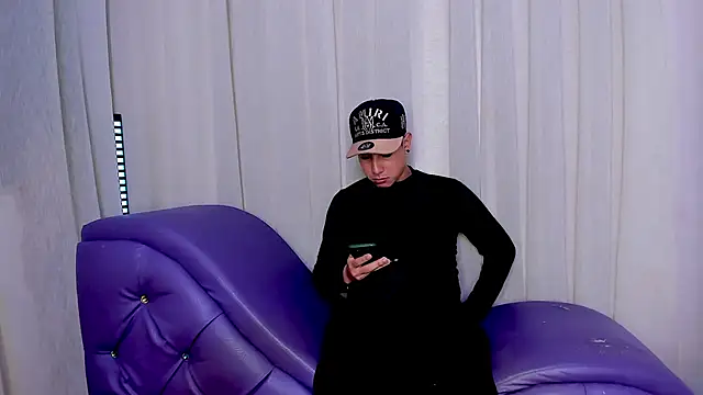 Yourslust  online show from January 2026 12:33:02 PM