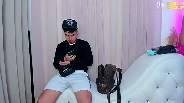 Yourslust  online show from April 2026 08:46:02 PM