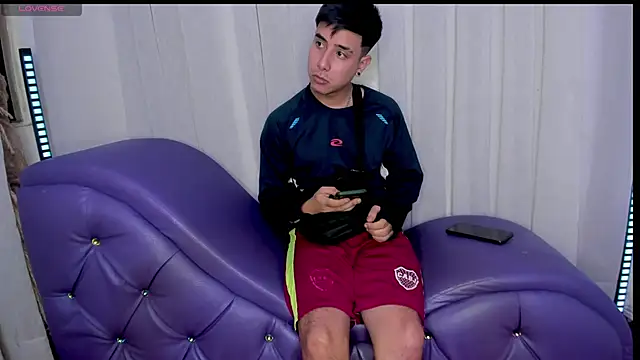 Snapshot of Yourslust_ chatting on December 2025 01:45:01 PM Yourslust online show from December 2025 01:45:01 PM