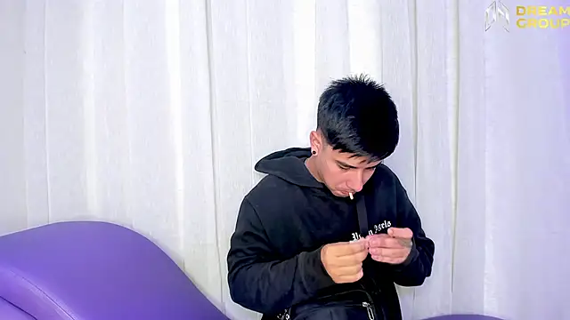 Snapshot of Yourslust_ chatting on November 2025 01:27:02 PM Yourslust online show from November 2025 01:27:02 PM