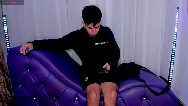 Snapshot of Yourslust_ chatting on November 2025 01:36:02 PM Yourslust online show from November 2025 01:36:02 PM