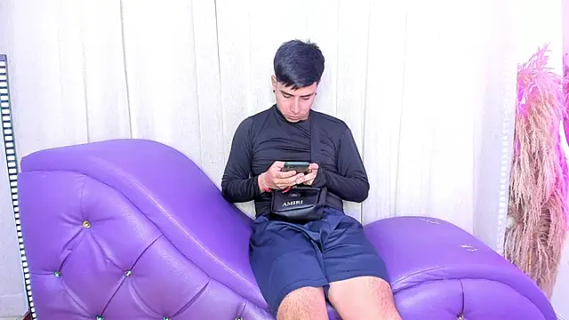 Yourslust  online show from February 2026 12:45:01 PM