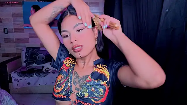 Snapshot of Dolcee_zoe chatting on April 2026 11:06:02 PM Dolcee zoe online show from April 2026 11:06:02 PM