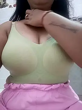 Snapshot of cute-mahek chatting on October 2025 02:49:01 PM cute-mahek online show from October 2025 02:49:01 PM