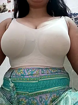 Snapshot of cute-mahek chatting on November 2025 06:34:02 PM cute-mahek online show from November 2025 06:34:02 PM