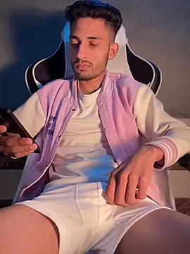 AjaxStar online show from February 2026 12:57:01 PM