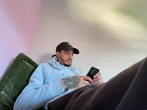 Rebeu313 online show from March 2026 12:16:01 PM