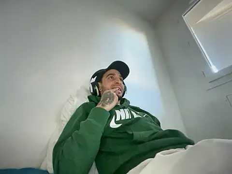 Rebeu313 online show from November 2025 10:29:01 AM