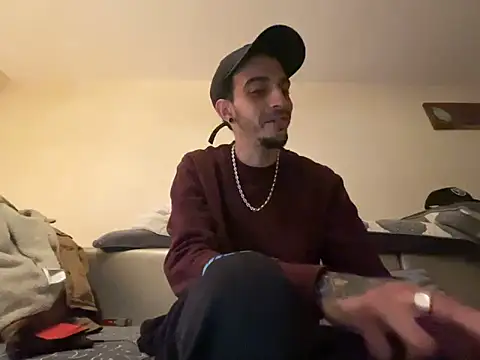 Rebeu313 online show from February 2026 08:18:01 PM