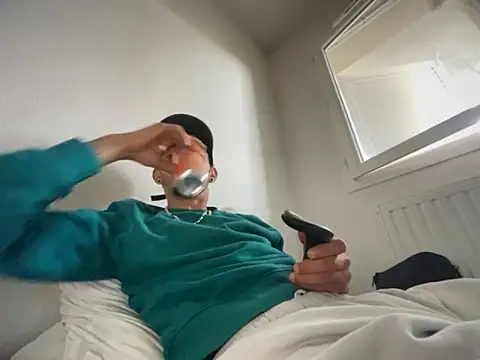 Rebeu313 online show from November 2025 02:10:01 PM