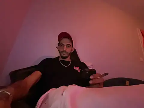 Rebeu313 online show from April 2026 02:15:02 AM