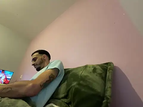 Rebeu313 online show from March 2026 11:16:01 PM